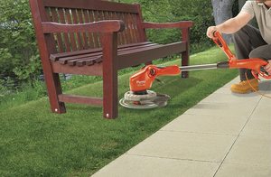 Flymo Contour 500E Electric Grass Trimmer's manoeuvrability.