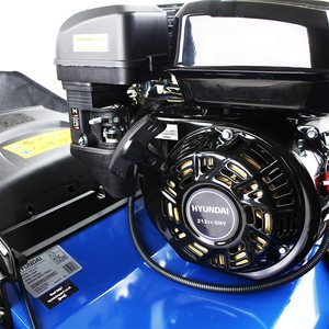 Hyundai HYSC210 Petrol Scarifier's engine.