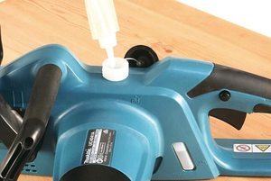 Makita UC4041A/2 Electric Chainsaw's oil tank.