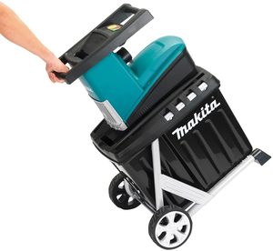 Makita UD2500/2 Electric Shredder is highly portable.