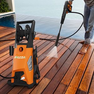 bigzzia Pressure Washer in use.