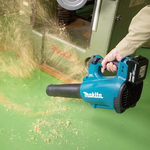 Makita DUB184Z Cordless Blower in use.
