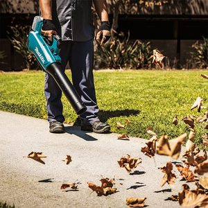 Makita DUB184Z Cordless Blower in use.