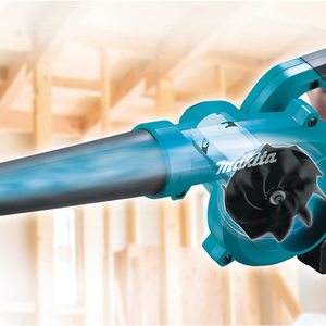 Makita DUB185Z Cordless Blower in use.