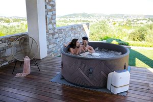 MSPA Mono Hot Tub in use.