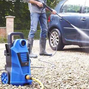 Neo High Pressure Washer in use.