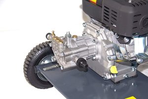 SwitZer Pressure Washer's engine.